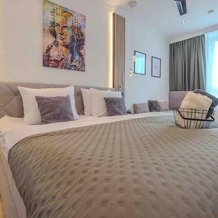 Schillerapartment Hof, Kueche, 24H Digital-Checkin, Parkplatz, Wlan250Mbit โฮฟ ภายนอก รูปภาพ