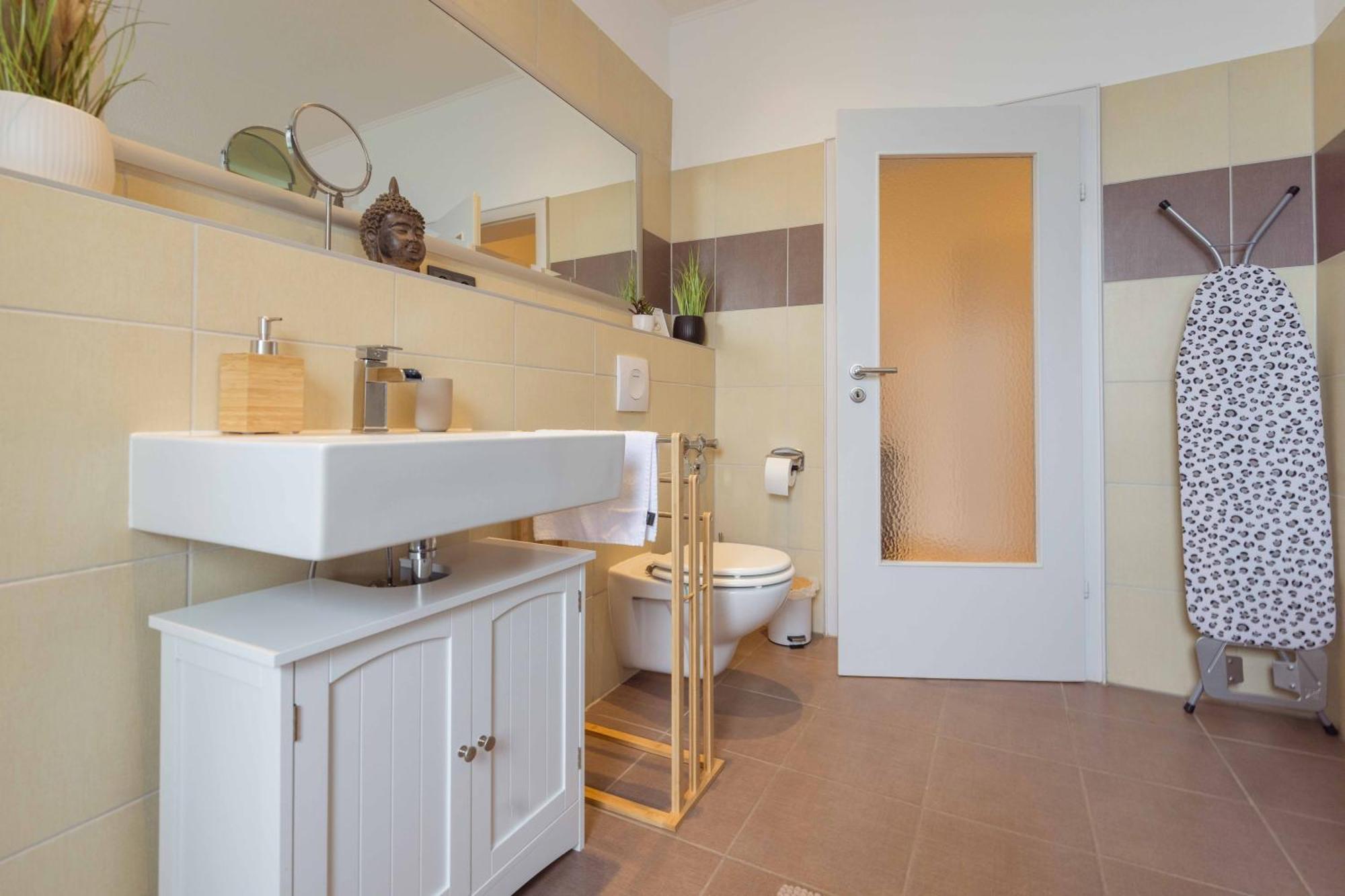 Schillerapartment Hof, Kueche, 24H Digital-Checkin, Parkplatz, Wlan250Mbit โฮฟ ภายนอก รูปภาพ