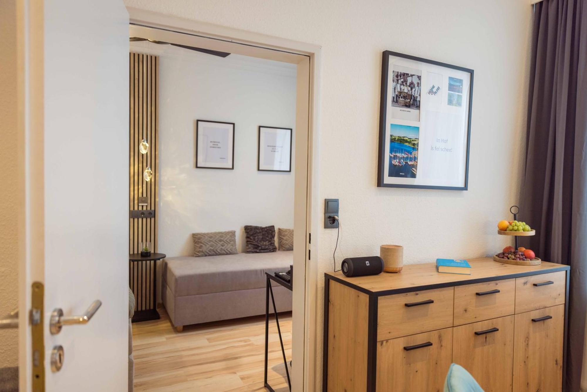 Schillerapartment Hof, Kueche, 24H Digital-Checkin, Parkplatz, Wlan250Mbit โฮฟ ภายนอก รูปภาพ