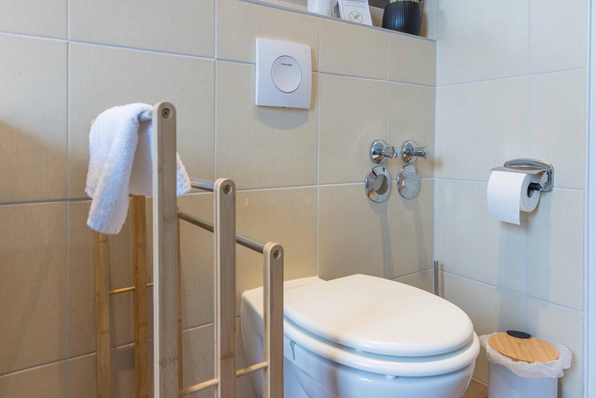 Schillerapartment Hof, Kueche, 24H Digital-Checkin, Parkplatz, Wlan250Mbit โฮฟ ภายนอก รูปภาพ
