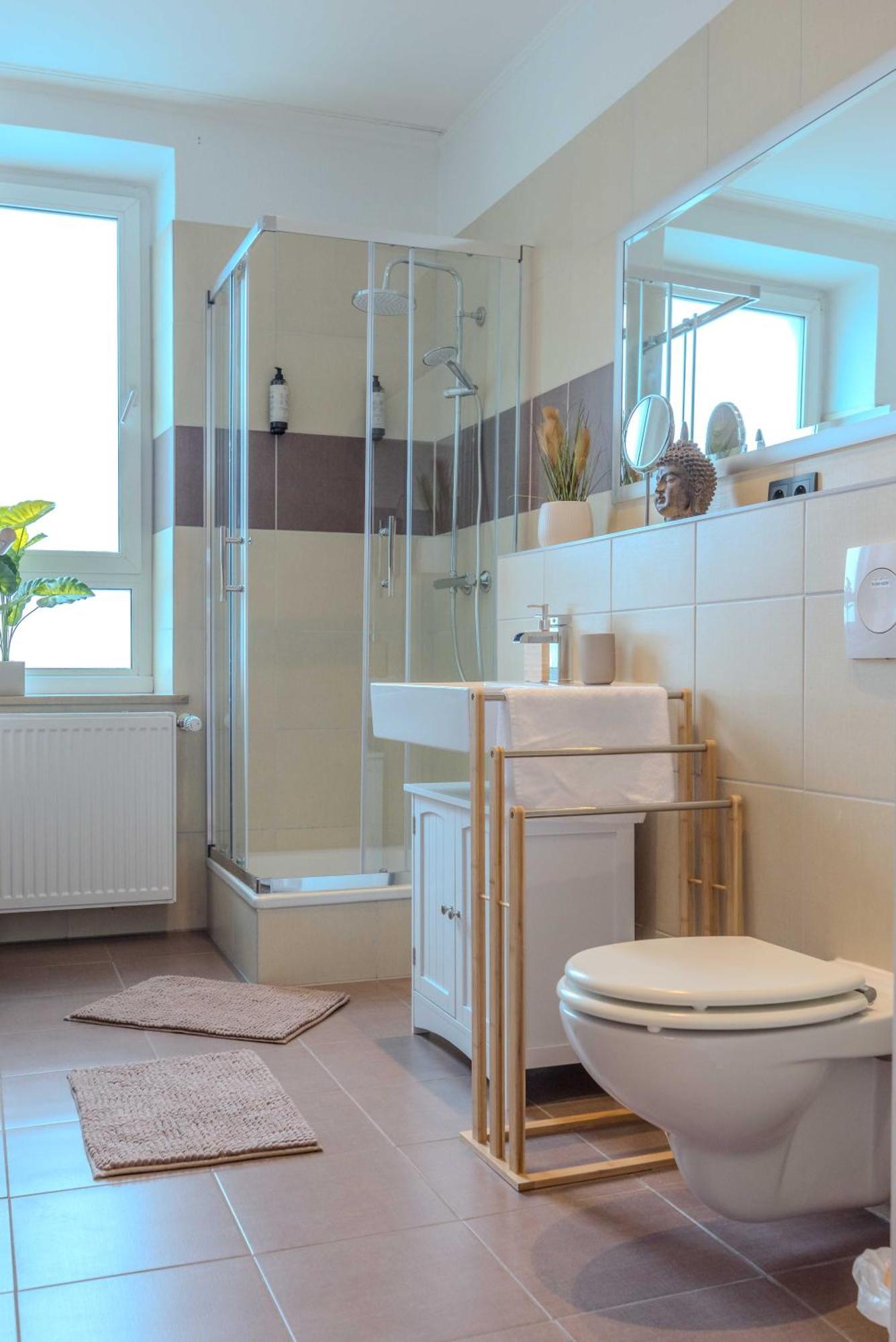 Schillerapartment Hof, Kueche, 24H Digital-Checkin, Parkplatz, Wlan250Mbit โฮฟ ภายนอก รูปภาพ