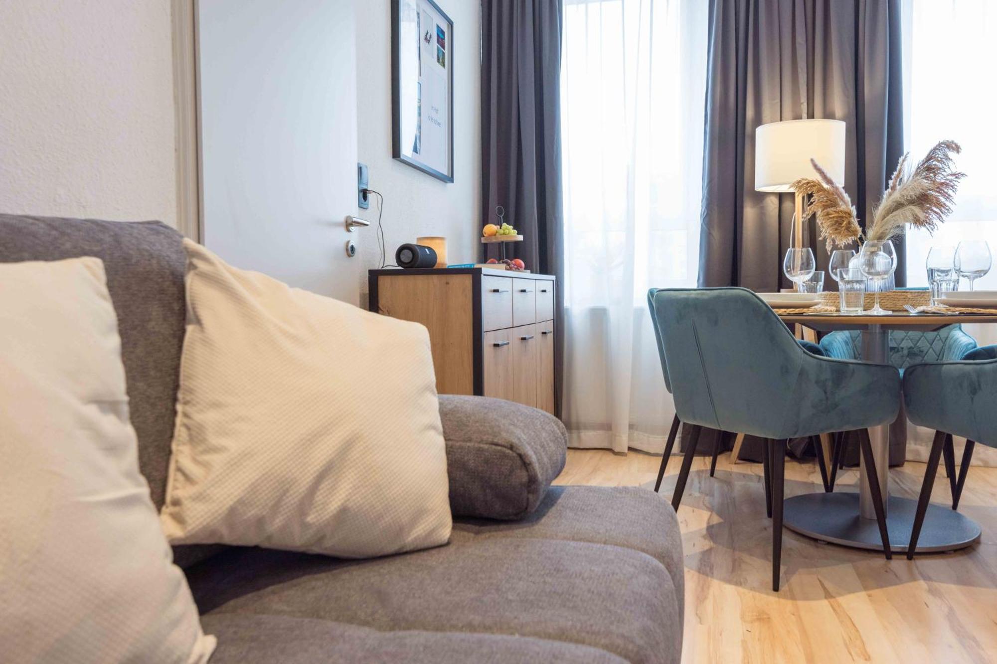 Schillerapartment Hof, Kueche, 24H Digital-Checkin, Parkplatz, Wlan250Mbit โฮฟ ภายนอก รูปภาพ