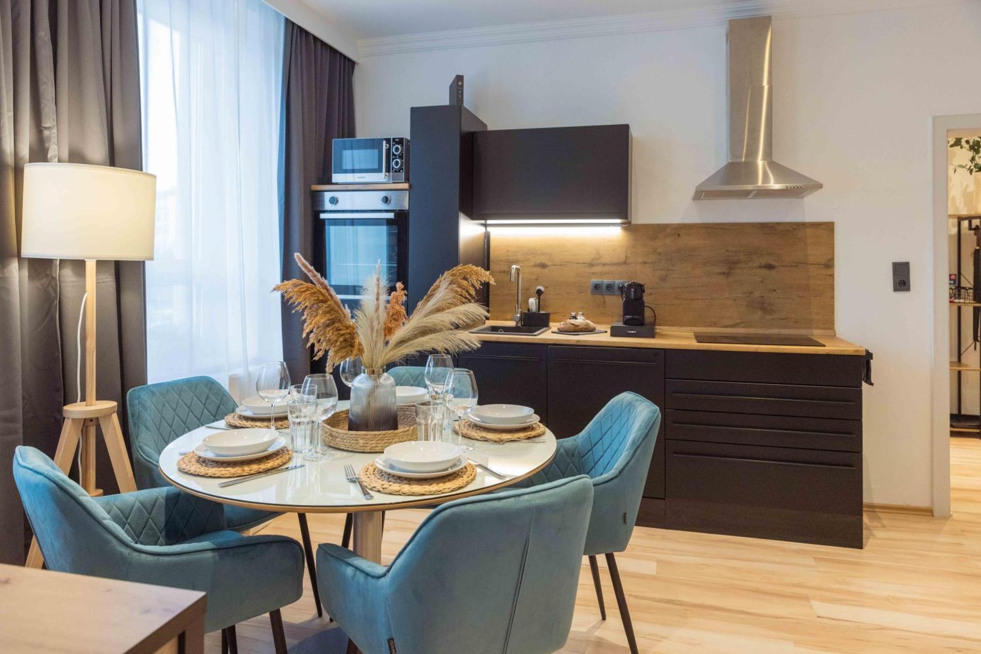 Schillerapartment Hof, Kueche, 24H Digital-Checkin, Parkplatz, Wlan250Mbit โฮฟ ภายนอก รูปภาพ