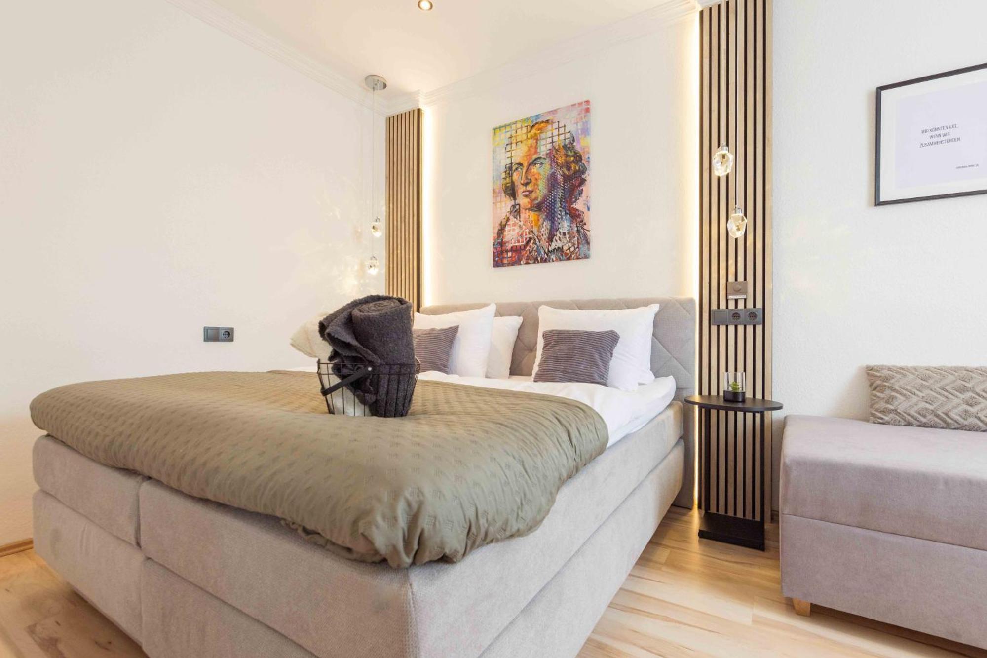 Schillerapartment Hof, Kueche, 24H Digital-Checkin, Parkplatz, Wlan250Mbit โฮฟ ภายนอก รูปภาพ