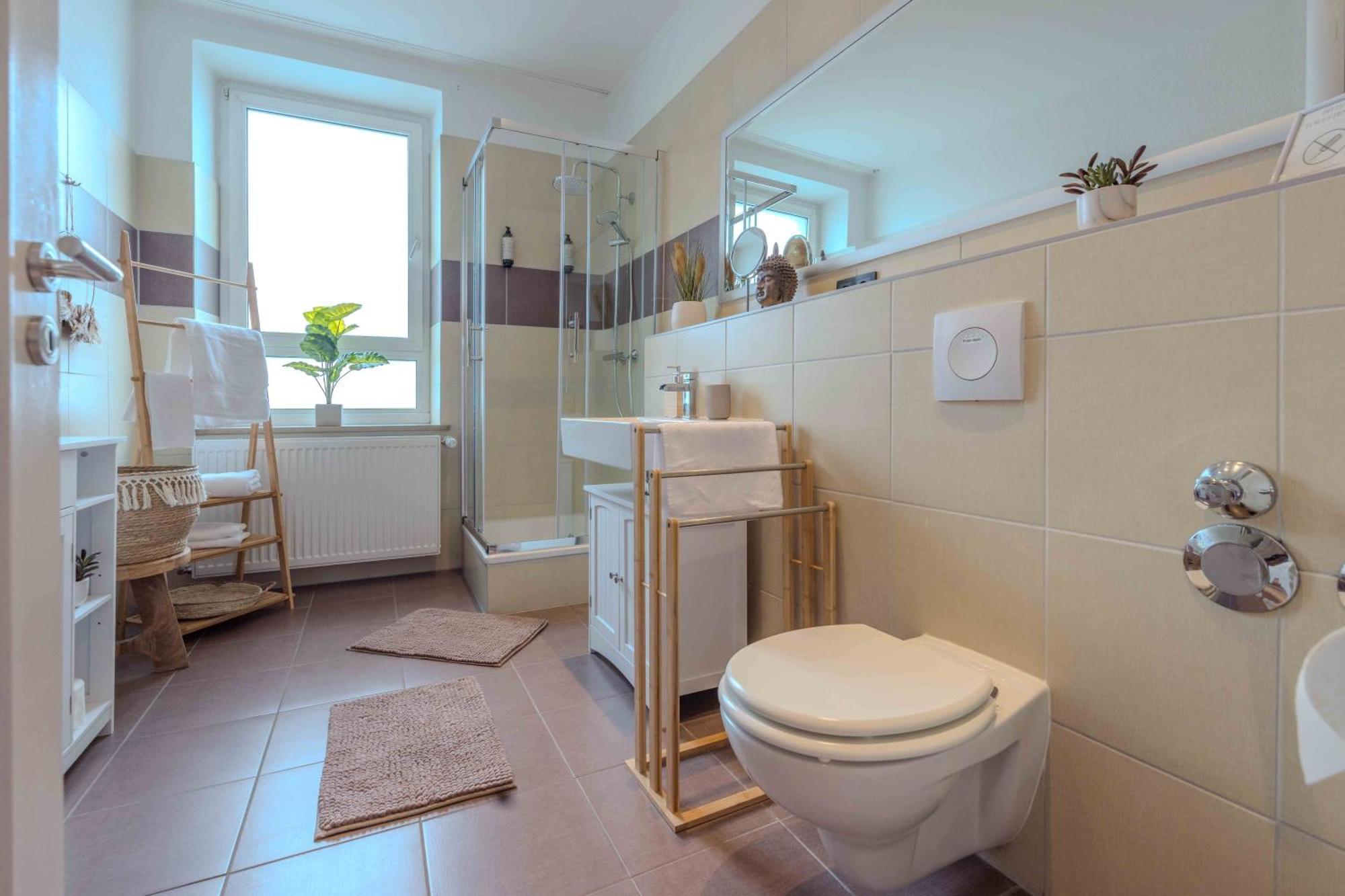 Schillerapartment Hof, Kueche, 24H Digital-Checkin, Parkplatz, Wlan250Mbit โฮฟ ภายนอก รูปภาพ