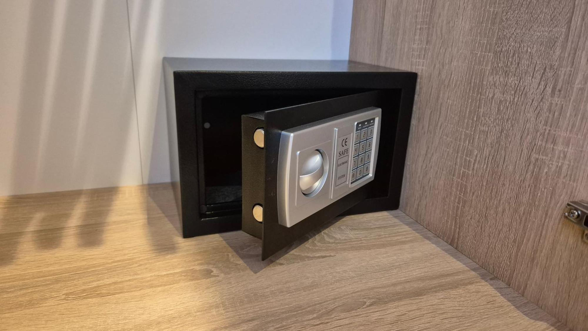 Schillerapartment Hof, Kueche, 24H Digital-Checkin, Parkplatz, Wlan250Mbit โฮฟ ห้อง รูปภาพ